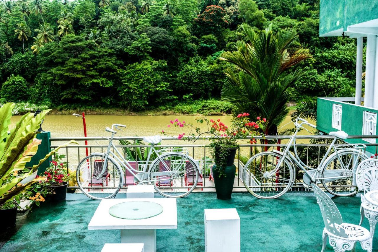 Kandy Riverside Villa 외부 사진