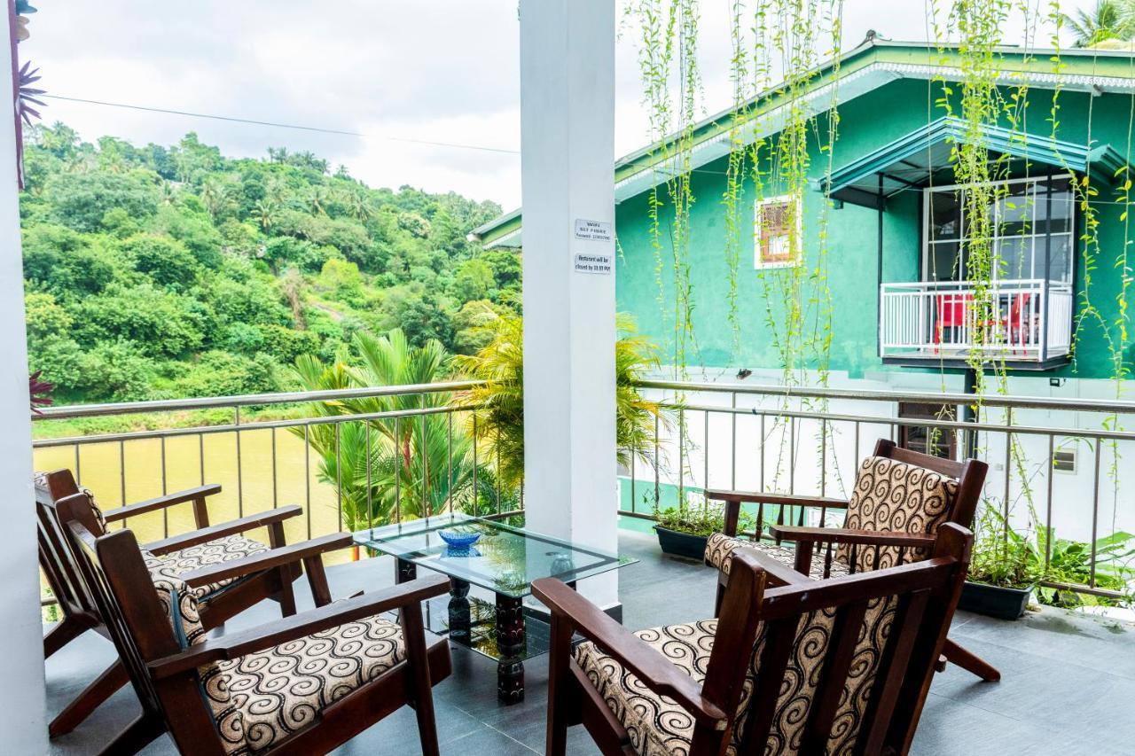 Kandy Riverside Villa 외부 사진