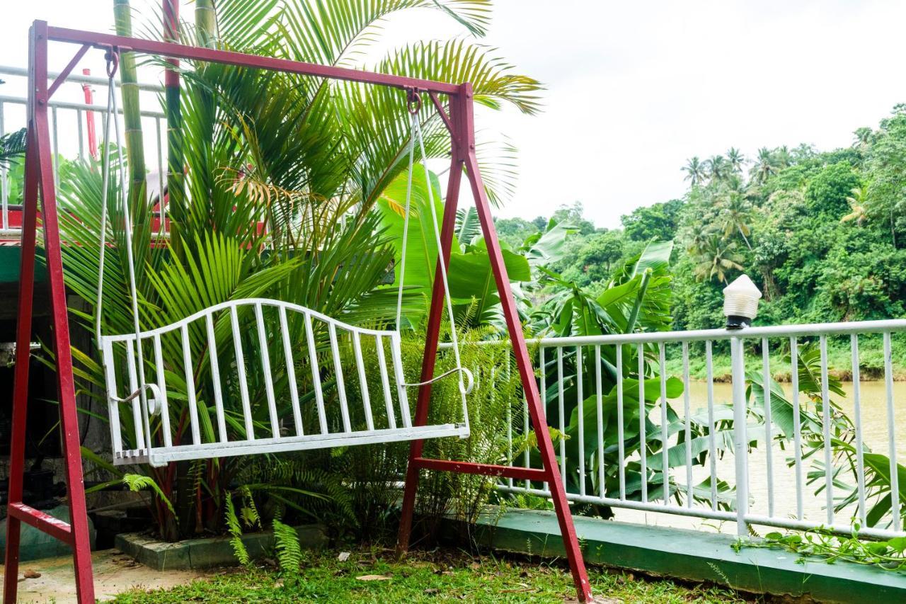 Kandy Riverside Villa 외부 사진