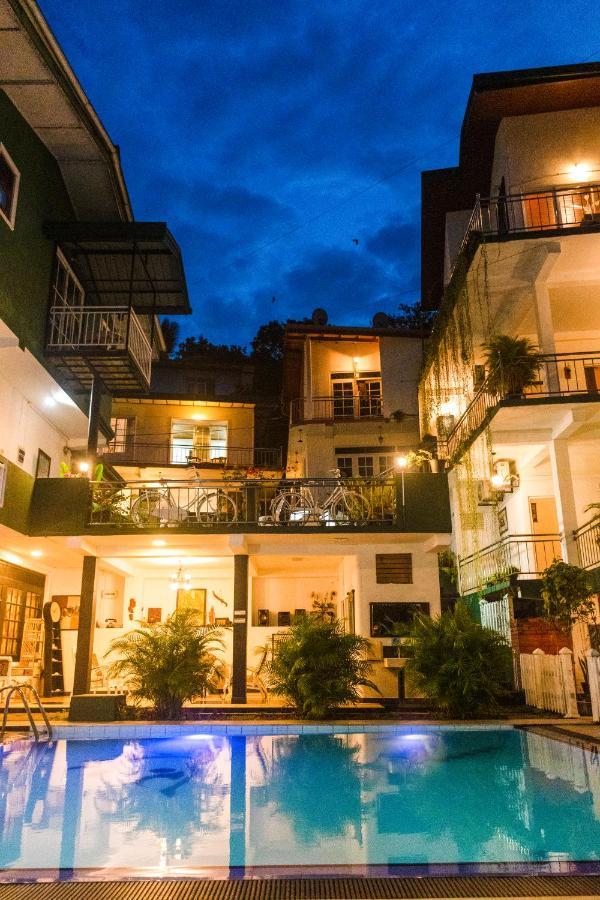 Kandy Riverside Villa 외부 사진