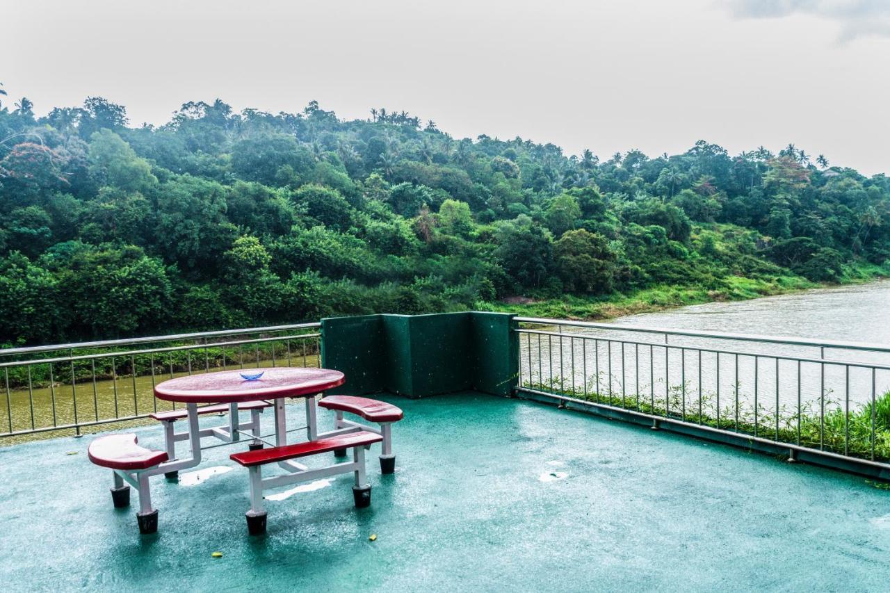 Kandy Riverside Villa 외부 사진